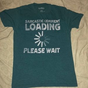 💛 Graphic t-shirt fits like a large